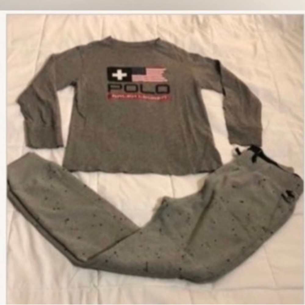 - Boys bundle see pics for sizes ( fit 10/12 ) (Abercrombie pants and polo top